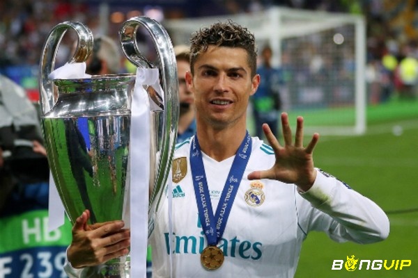 Không thể thiếu Ronaldo trong cầu thủ xuất sắc nhất Real Madrid