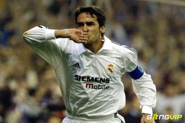 Raul Gonzalez Blanco ghi danh vào Cầu thủ xuất sắc nhất Real Madrid