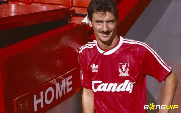 Tiền đạo hay nhất Liverpool1984 là Ian Rush