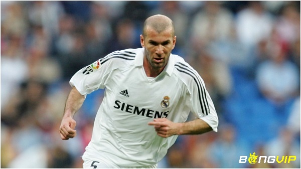 Zinedine Zidane - Tiền vệ nổi bật của Real Madrid
