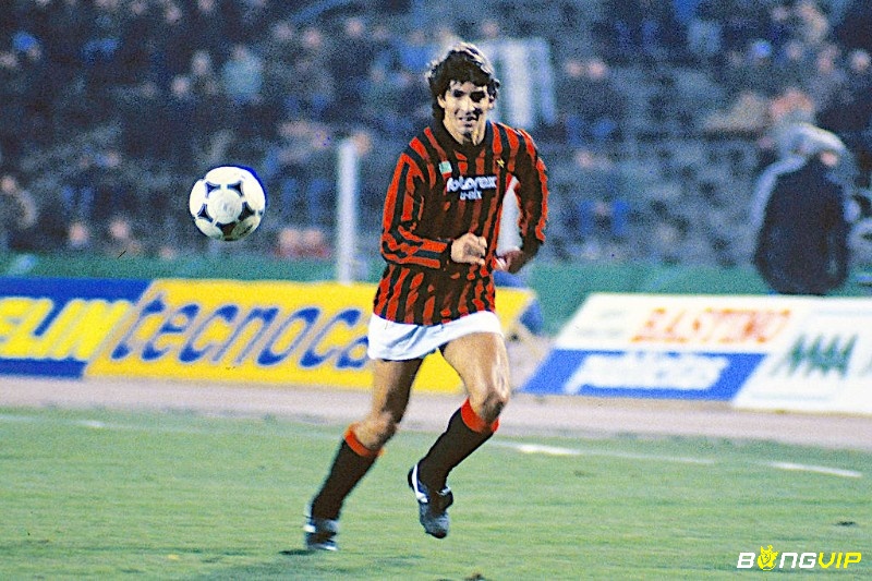 Paolo Rossi trong màu áo của Ac Milan