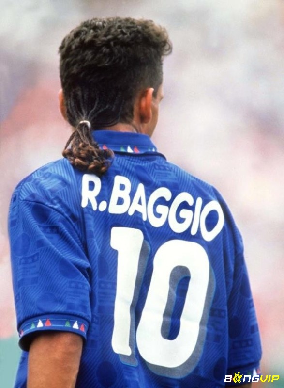 Roberto Baggio là một trong những cầu thủ vĩ đại nhất trong lịch sử bóng đá