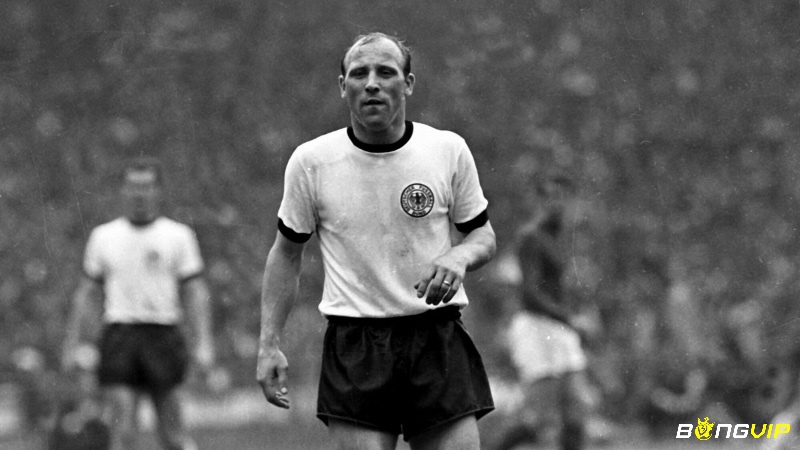 Tiểu sử Uwe Seeler - Khám phá sự nghiệp thi đấu cùng câu lạc bộ của Uwe Seeler