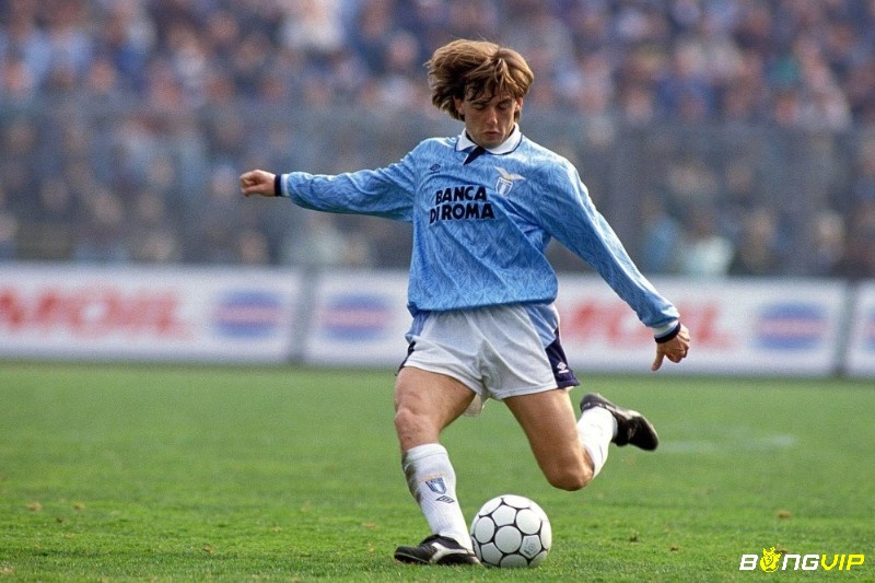 Giuseppe Signori là một tiền đạo có tầm ảnh hưởng nhất Lazio