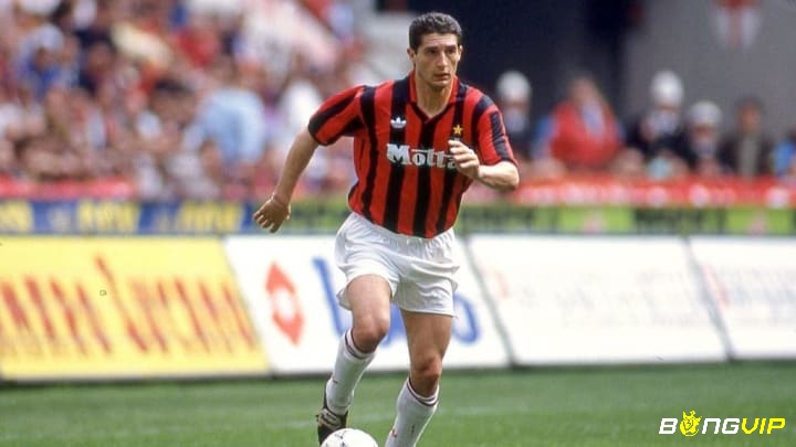 Đội hình xuất sắc nhất AC Milan cho vị trí tiền vệ có Dejan Savićević