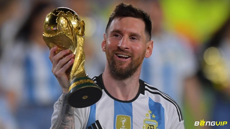 Trong danh sách cầu thủ giàu nhất thế giới thì vị trí thứ hai thuộc về Lionel Messi