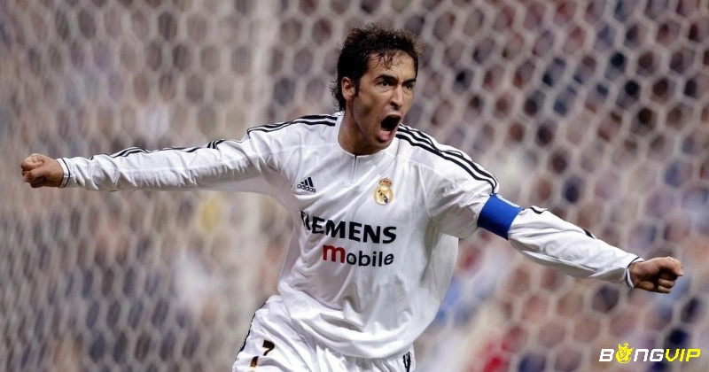 Raúl González xứng đáng lọt vào top cầu thủ ghi bàn nhiều nhất Laliga