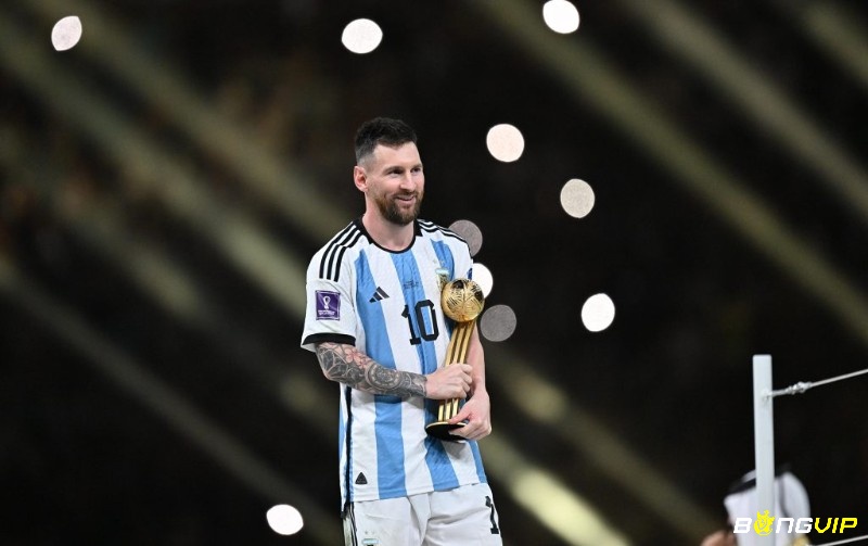 Cầu thủ xuất sắc nhất thế giới: Cầu thủ Lionel Messi 