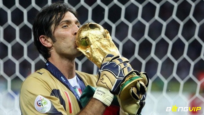 Trong Top thủ môn hay nhất World Cup phải có Gianluigi Buffon (Ý)