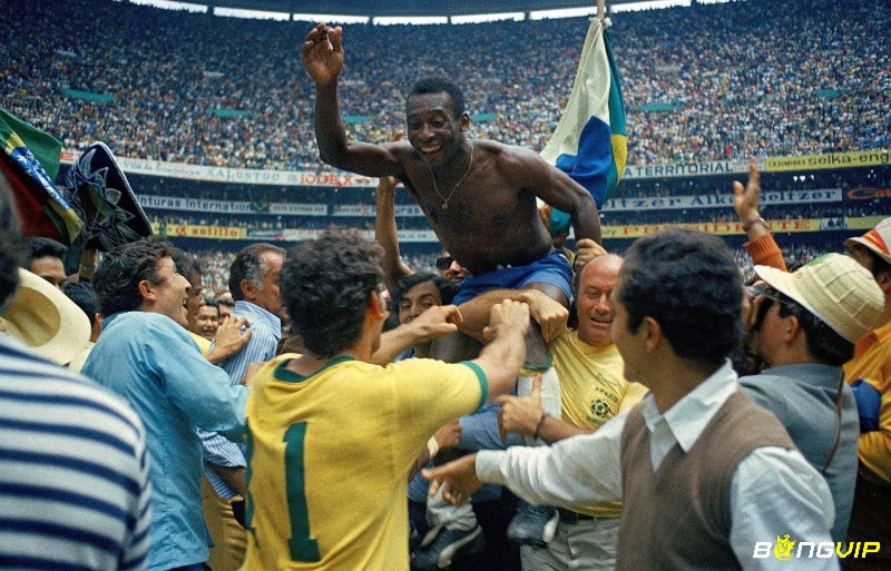 Pelé là cầu thủ xuất sắc nhất và nằm trong top tiền đạo hay nhất World Cup