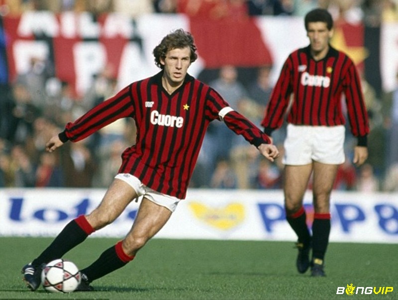 Franco Baresi đứng đầu trong top trung vệ hay nhất C1 là biểu tượng của AC Milan