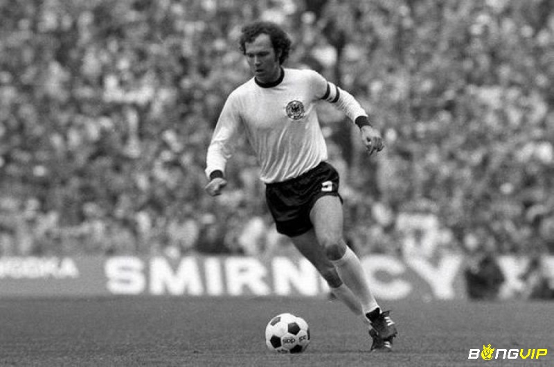 Franz Beckenbauer xếp thứ 2 trong danh sách top trung vệ hay nhất C1