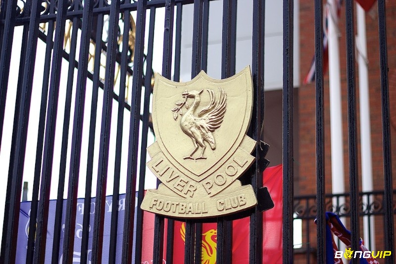 Một trong những phiên bản huy hiệu Liverpool