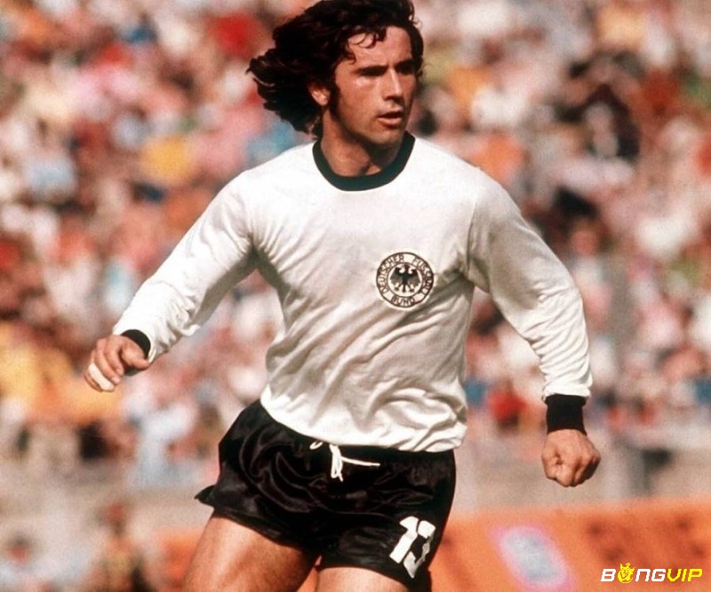 Huyền thoại của bóng đá Đức, 'Vua dội bom' Gerd Muller