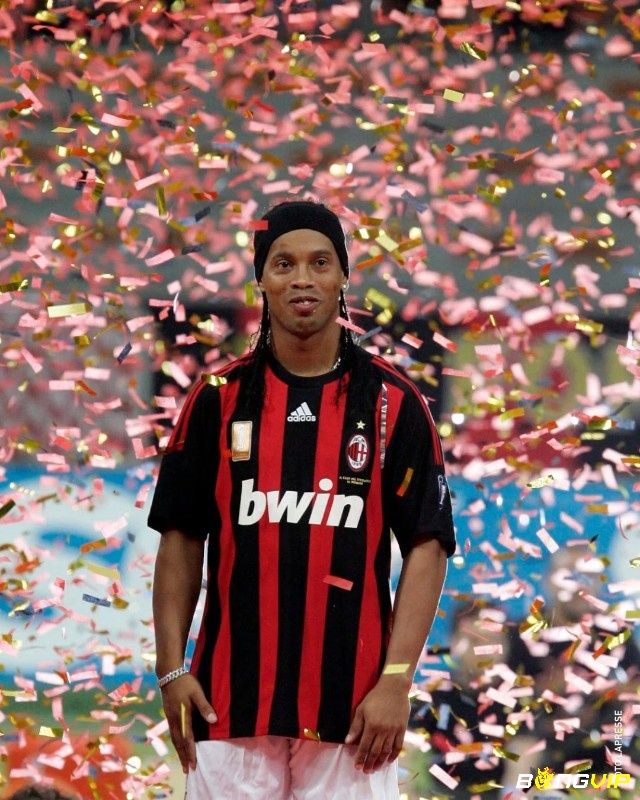 Ronaldinho giành giải vô địch Serie A