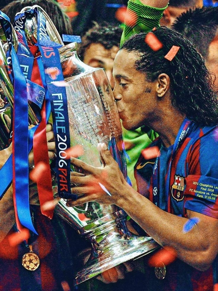 Tiểu sử Ronaldinho - Thông tin về sự nghiệp bóng đá