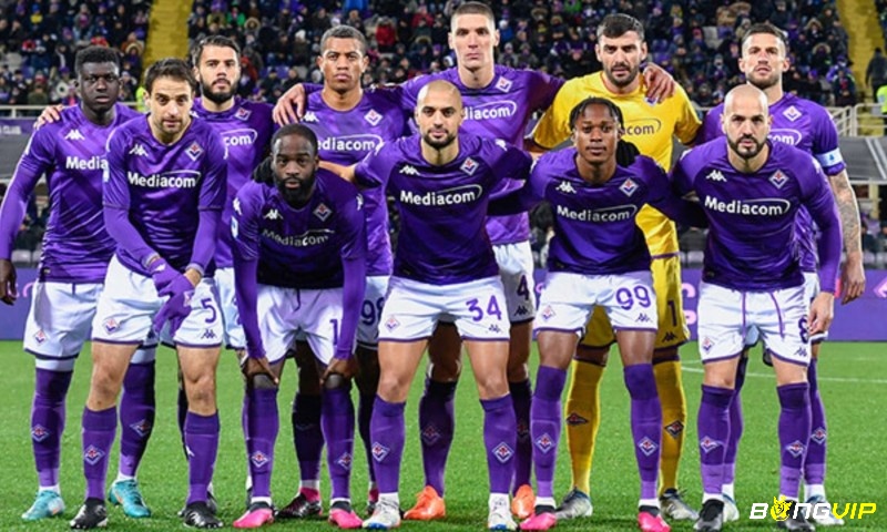 Màu tím là màu áo quen thuộc đại diện cho CLB Fiorentina