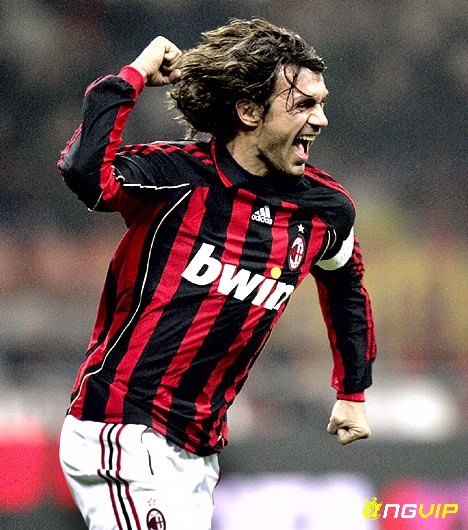 Paolo Maldini là biểu tượng vĩ đại của sân San Siro
