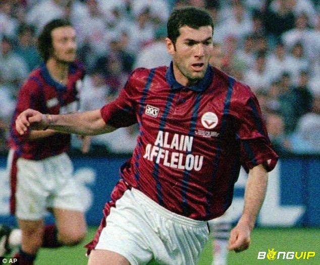 Zidane đã tạo dựng tên tuổi của mình tại Bordeaux