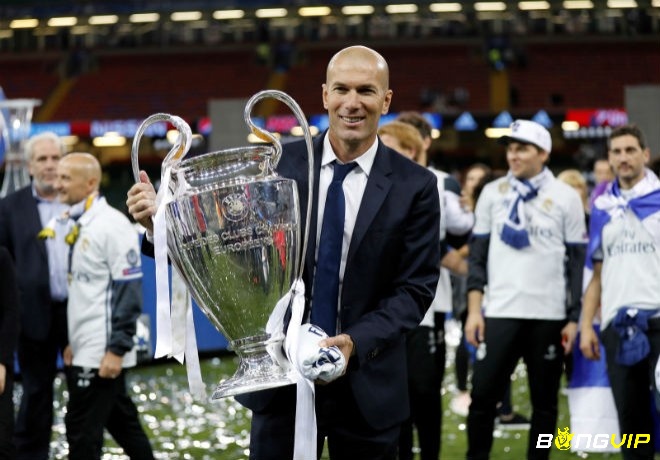 Huấn luyện viên Zinedine Zidane đã đi vào lịch sử của Real Madrid