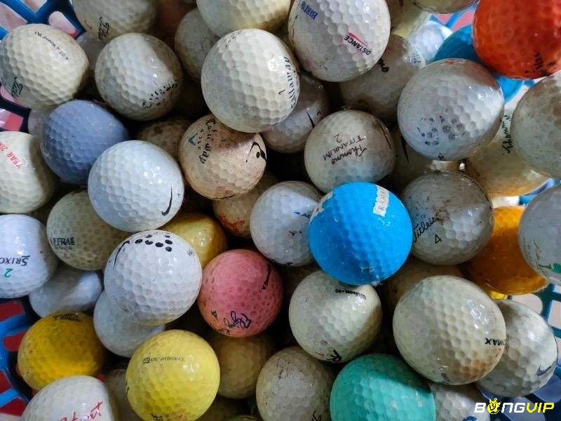 Bóng golf đã qua sử dụng sẽ giúp golfer ới tiết kiệm chi phí