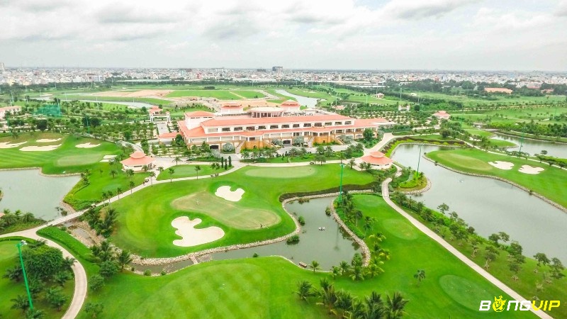 Sân golf Long Biên có một khuôn viên lớn dành riêng cho câu lạc bộ với diện tích rộng 1.52ha